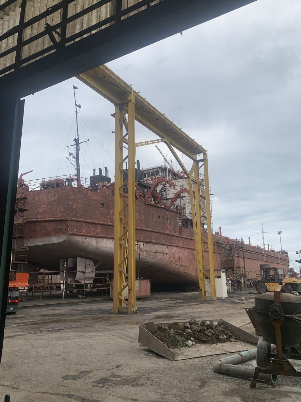 Visit to a marine and shipbuilding industrial project